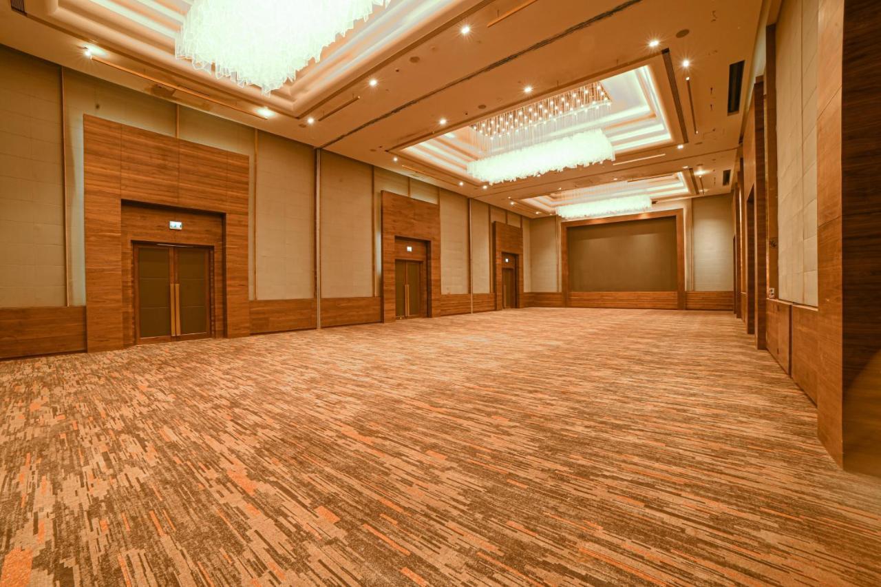 Welcomhotel By Itc Hotels, 부바네스 외부 사진