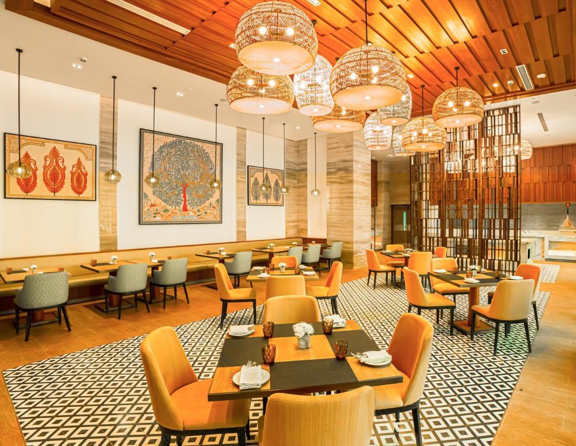 Welcomhotel By Itc Hotels, 부바네스 외부 사진