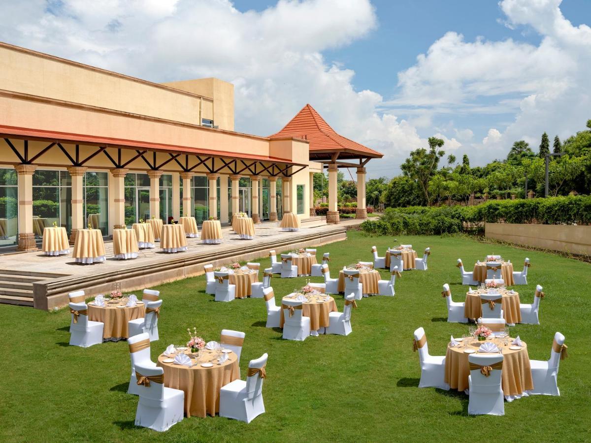 Welcomhotel By Itc Hotels, 부바네스 외부 사진